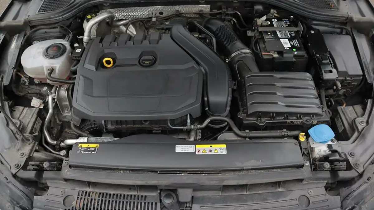 2022-volkswagen-golf-15-tsi-life-150ps-hatchback-big-19