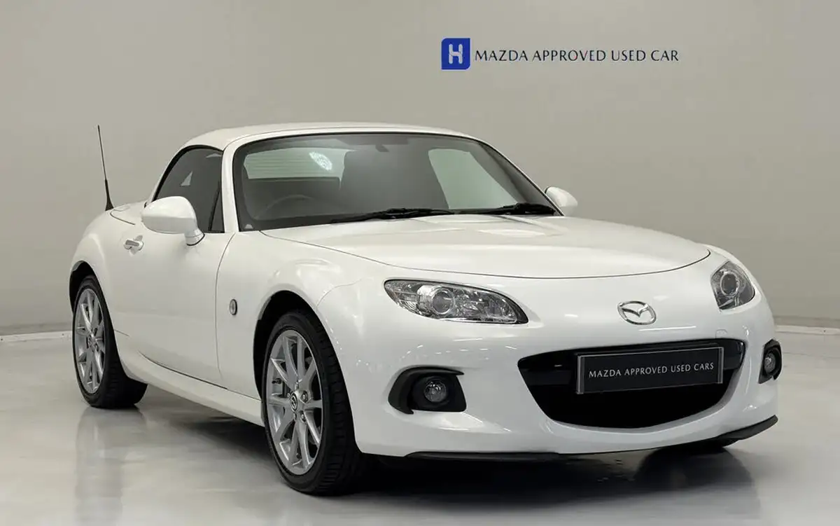 2015-mazda-mx-5-20-roadster-sport-tech-nav-big-0