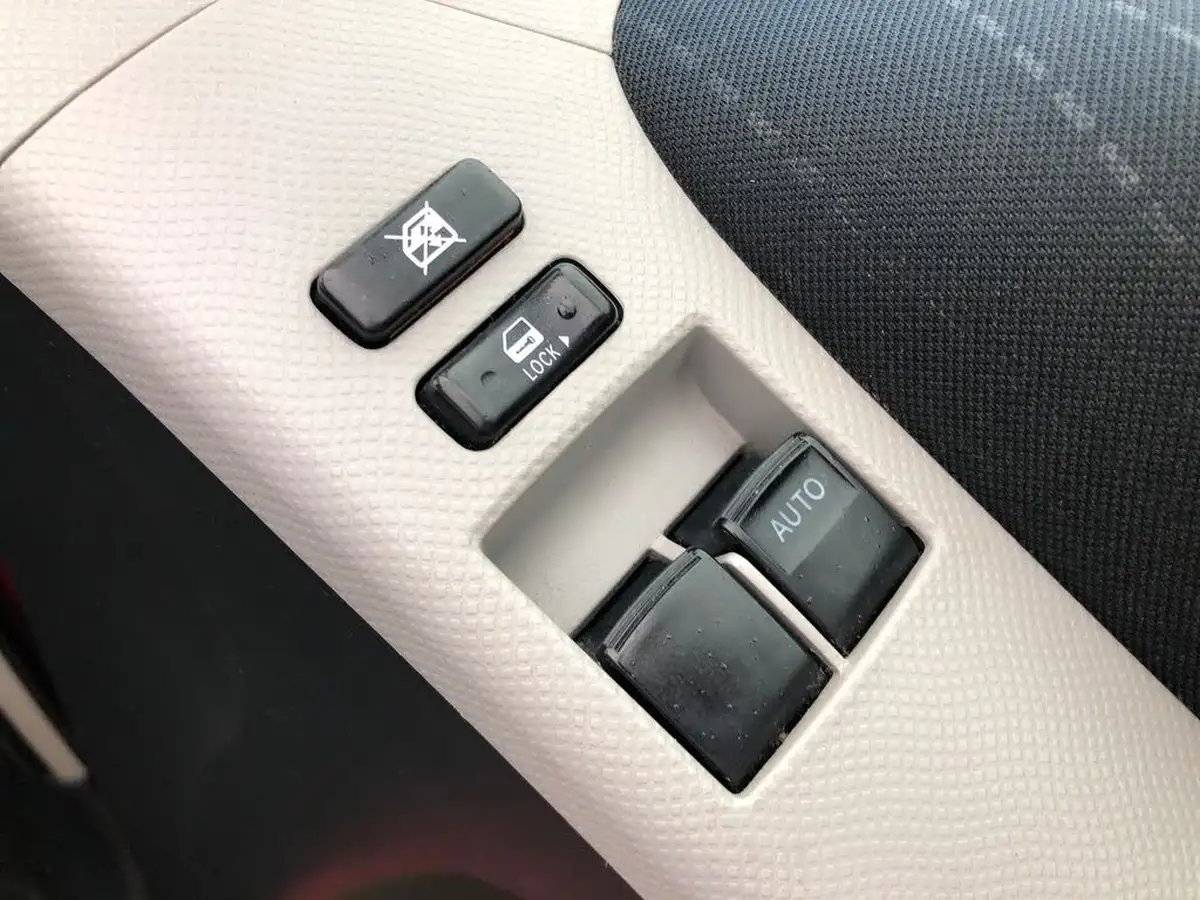 2008-toyota-yaris-10-tr-3d-big-16