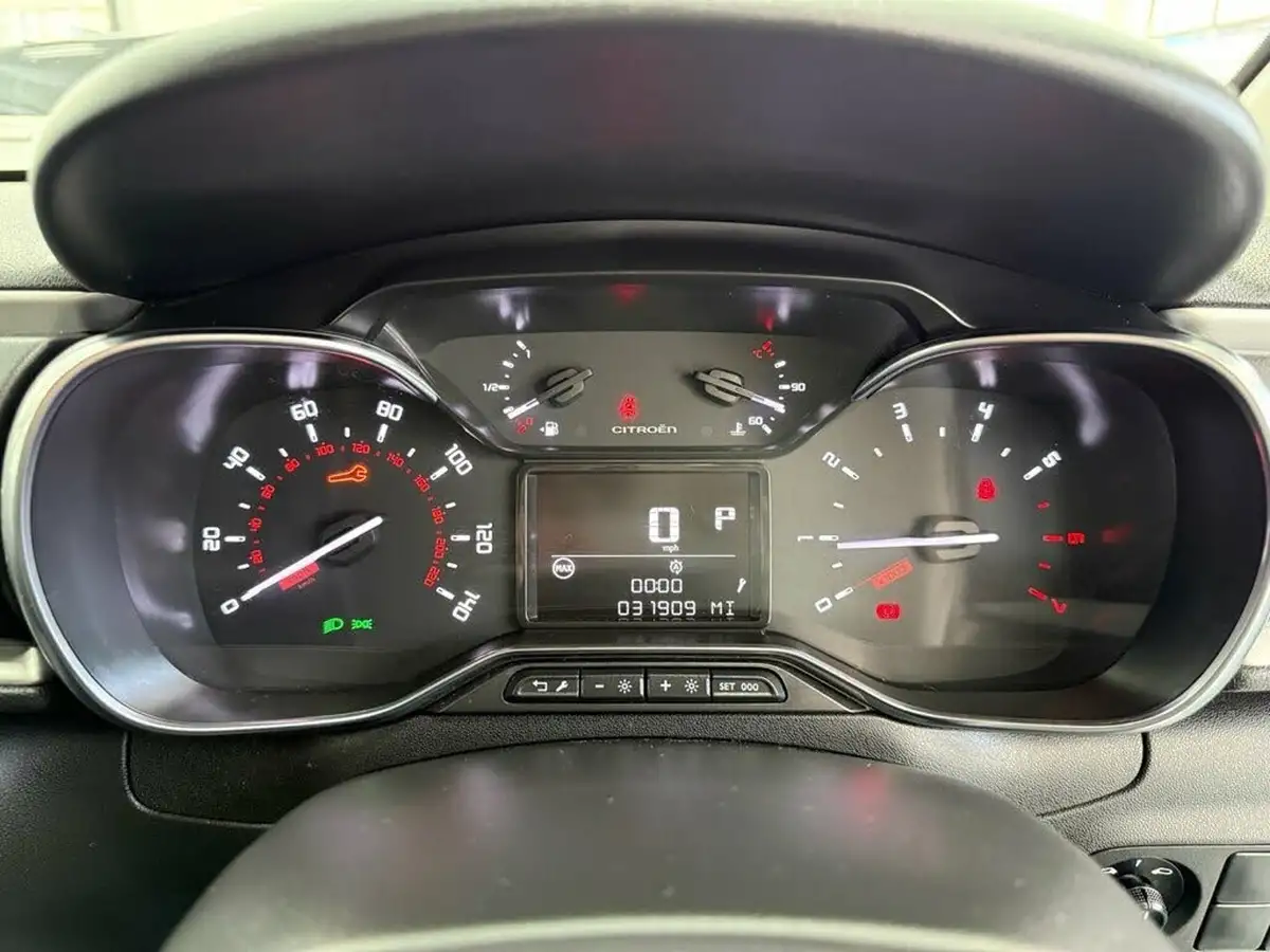 2018-citroen-c3-12-puretech-flair-110ps-ss-eat6-big-32