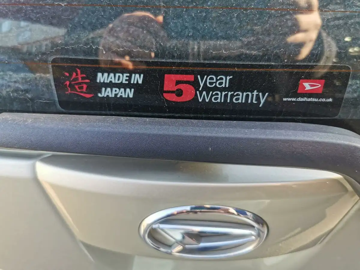 2009-daihatsu-sirion-13-s-big-36