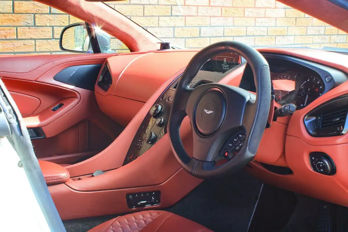 2013-aston-martin-vanquish-59-big-4