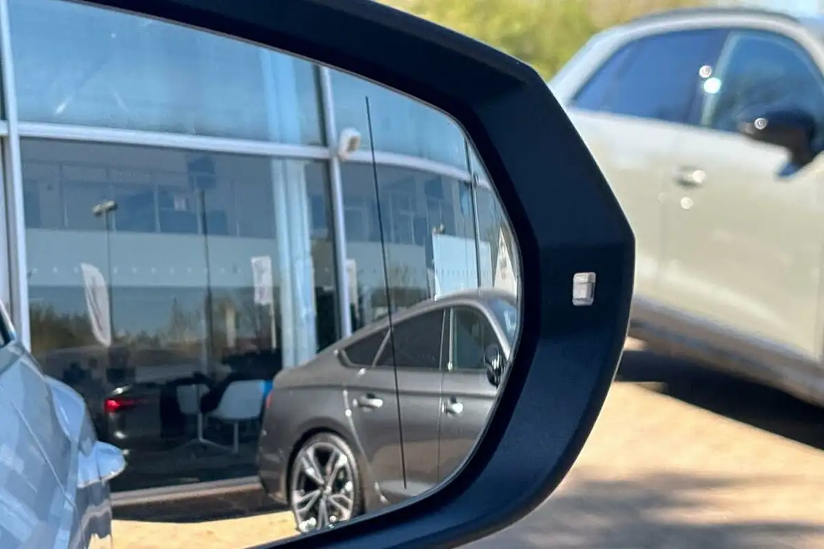 2019-audi-q3-15-35-tfsi-s-line-cod-station-wagon-1498cc-tronic-big-46