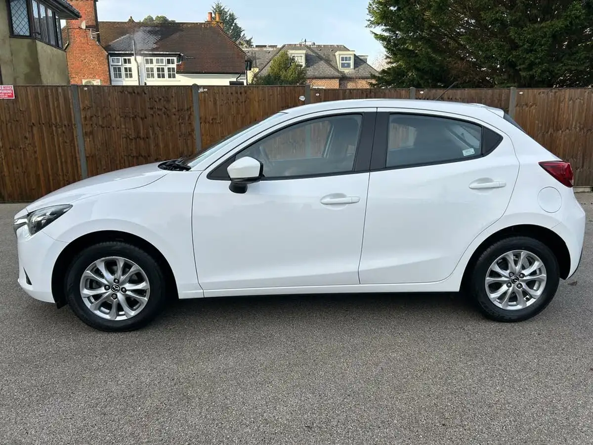 2019-mazda-mazda2-15-se-big-7