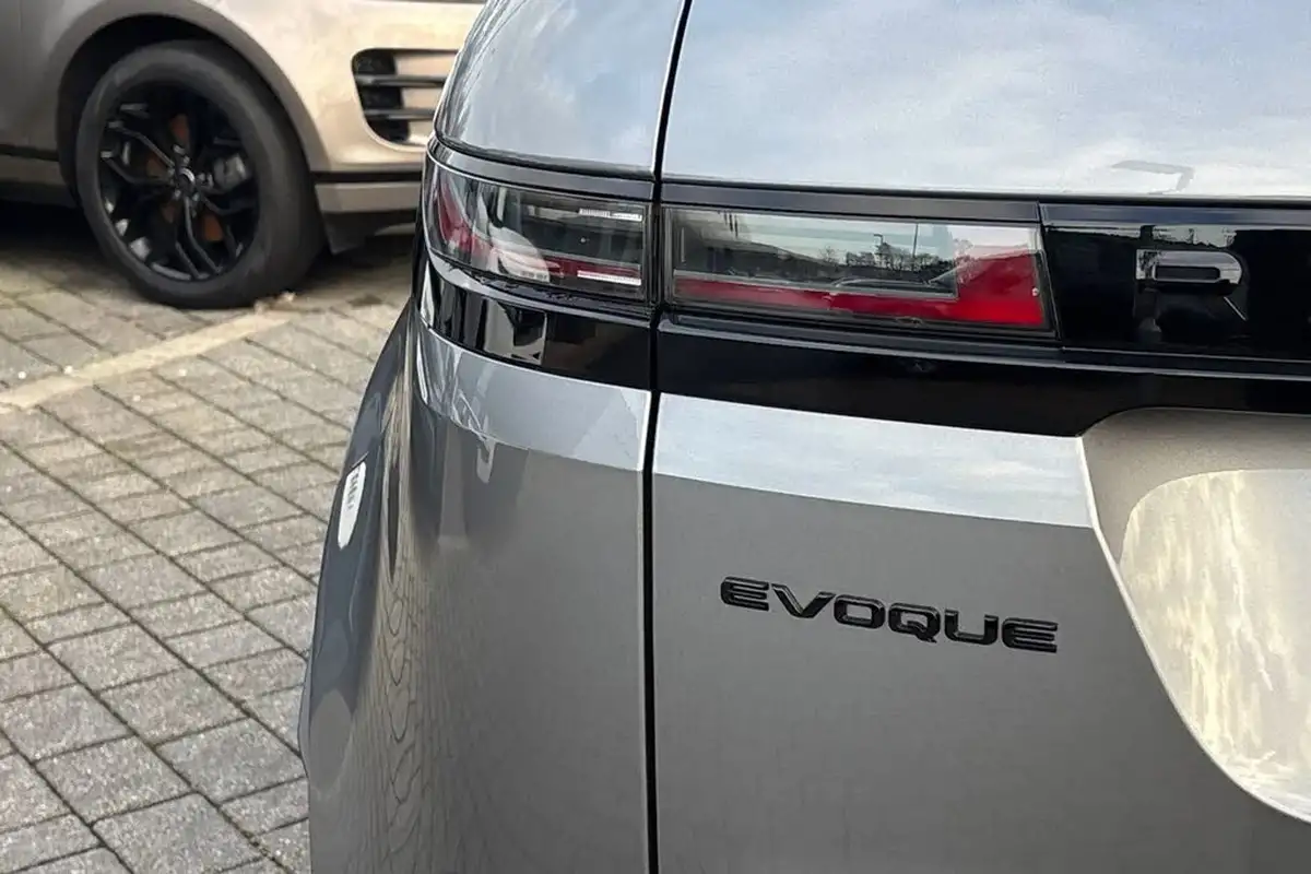2024-land-rover-range-rover-evoque-20-d165-s-awd-auto-big-25