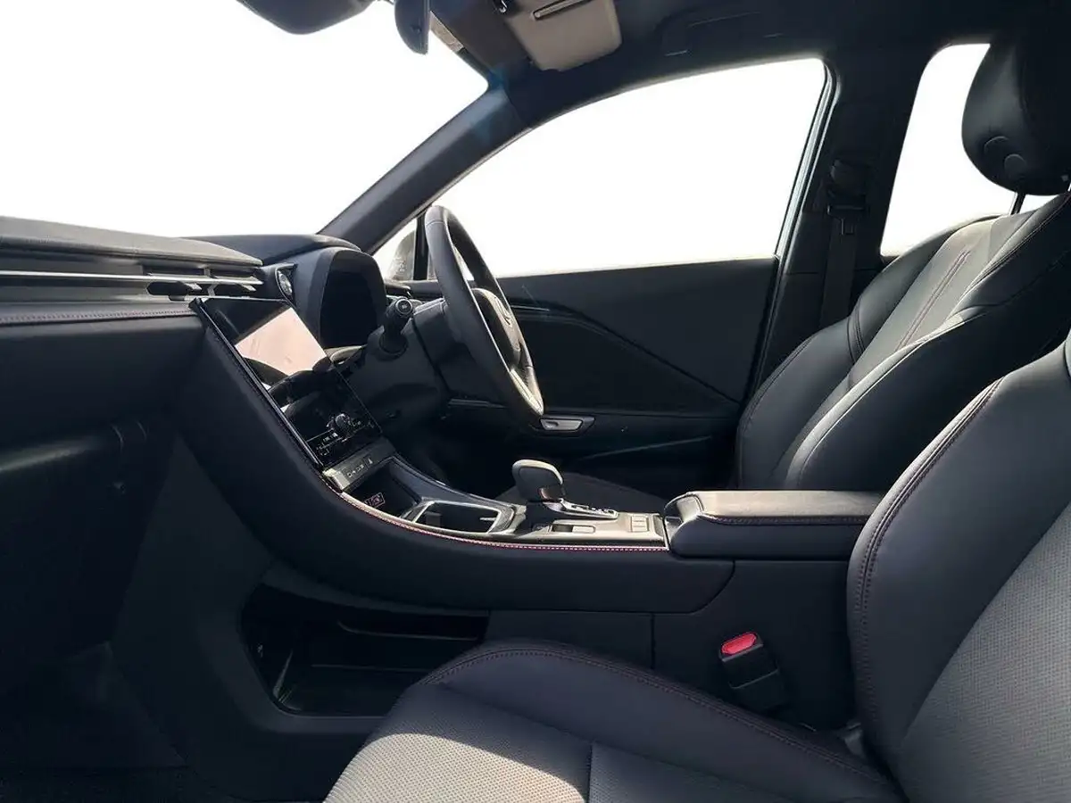 2024-lexus-lbx-15-premium-plus-big-15