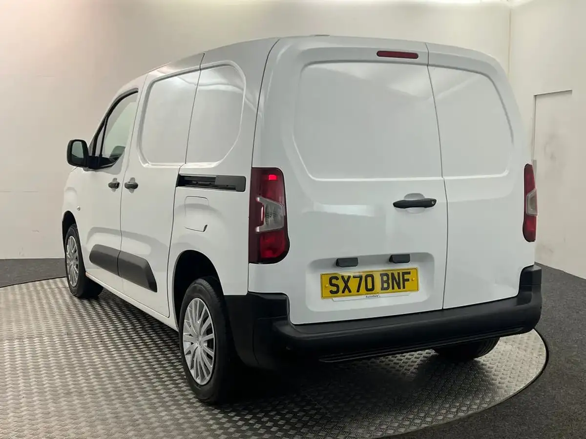 2021-citroen-berlingo-15bluehdi-650-enterprise-big-3