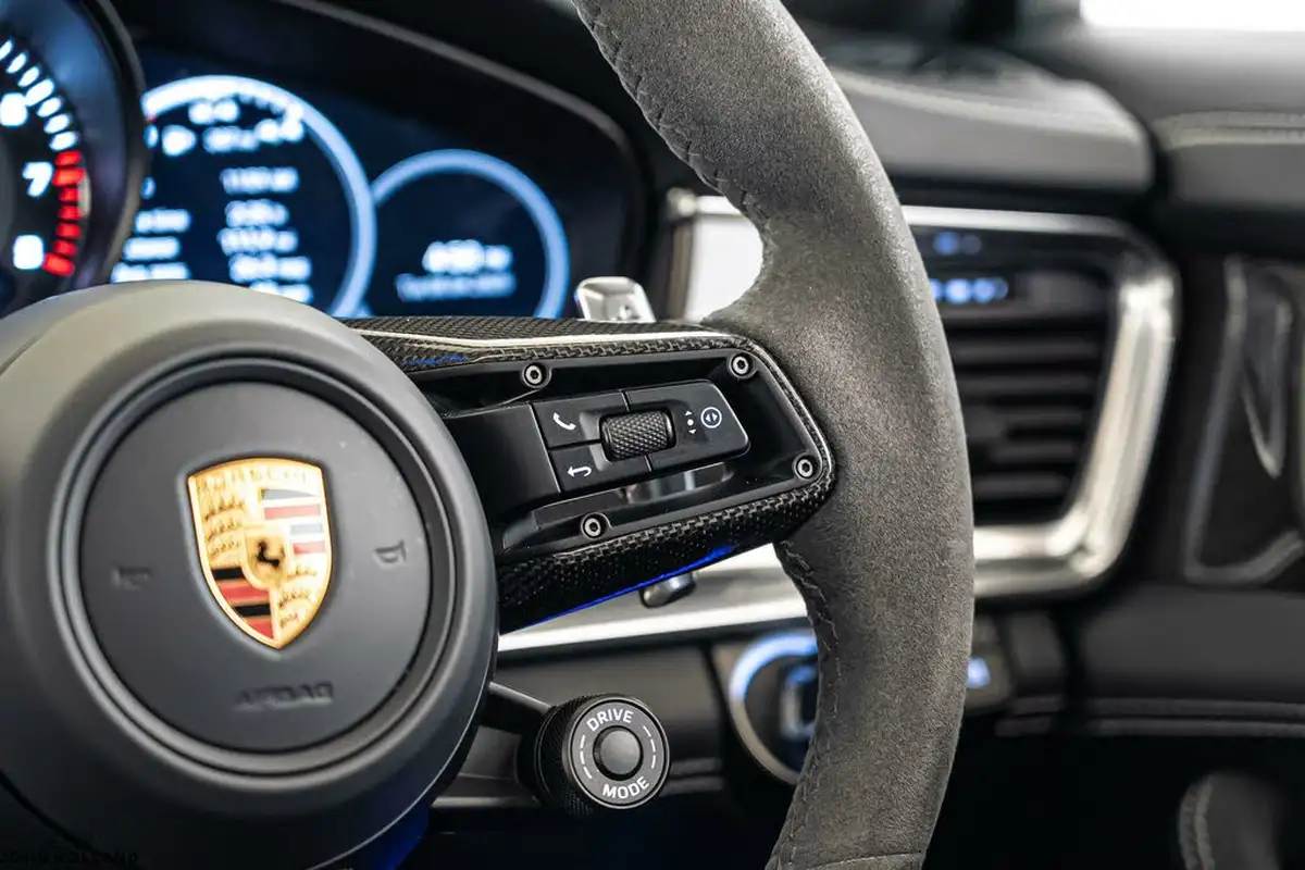 2023-porsche-panamera-40-gts-hatchback-big-24
