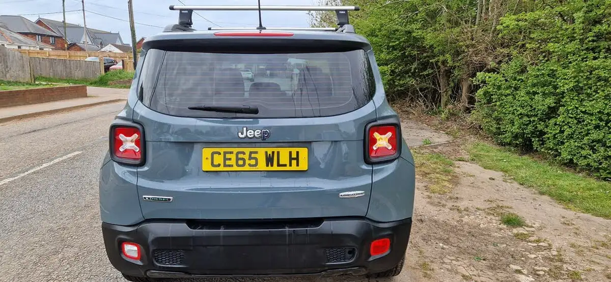 2015-jeep-renegade-16-multijet-ii-longitude-ss-big-2