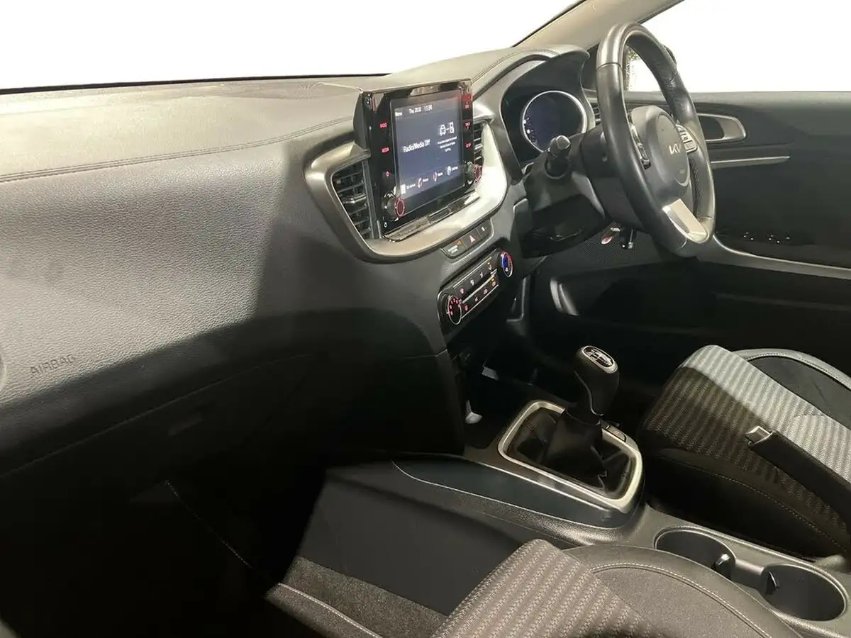 2022-kia-ceed-10-t-gdi-2-sportswagon-big-5