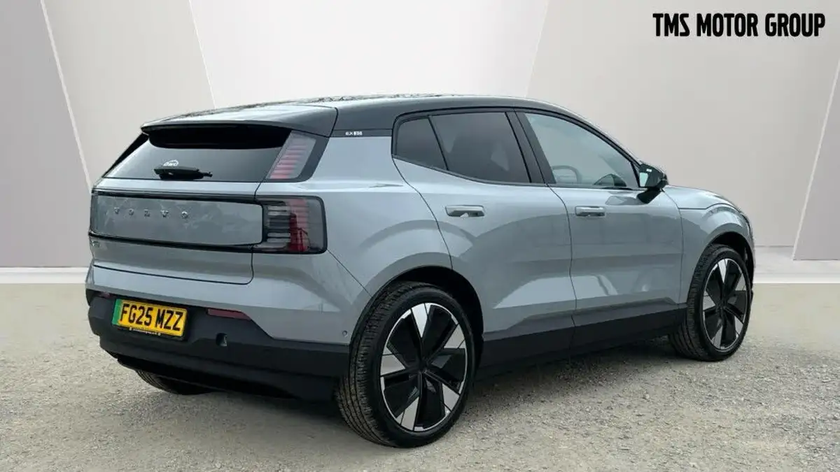 2025-volvo-ex30-e-single-motor-ultra-big-6