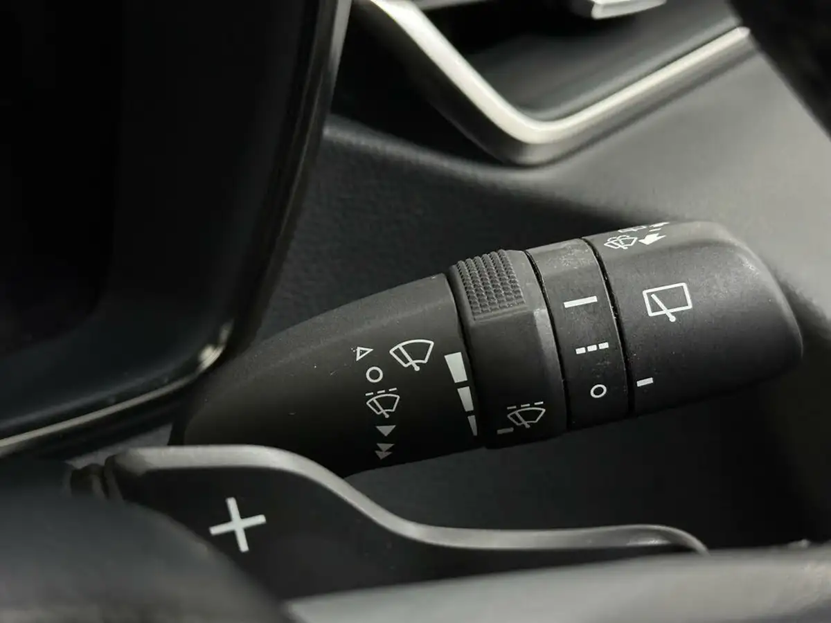 2021-toyota-corolla-20-vvt-i-icon-tech-touring-sports-big-13