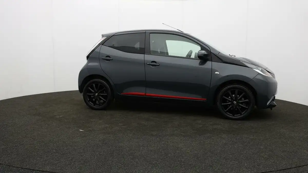 2018-toyota-aygo-10-vvt-i-x-press-71bhp-big-8