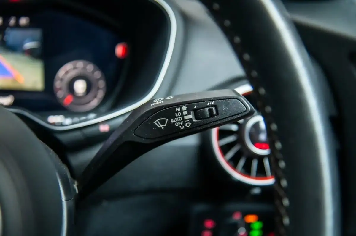 2018-audi-tt-coupe-25-tfsi-quattro-rs-big-14