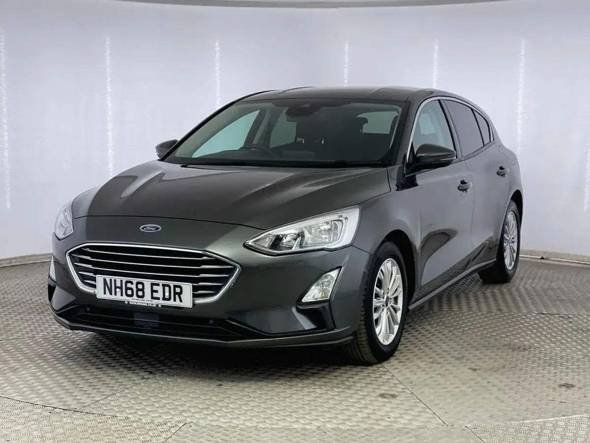 2019-ford-focus-10t-titanium-ss-hatchback-big-2