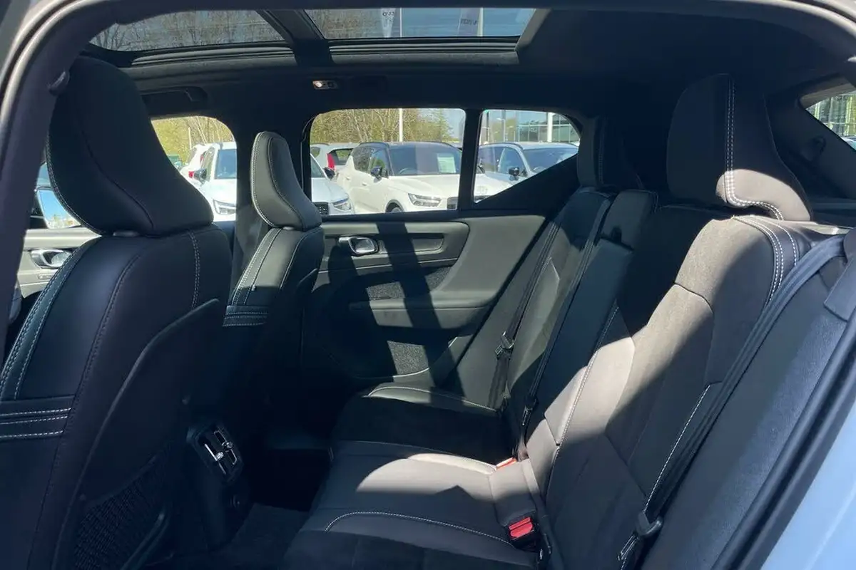2021-volvo-xc40-15-t5-r-design-pro-258bhp-big-28