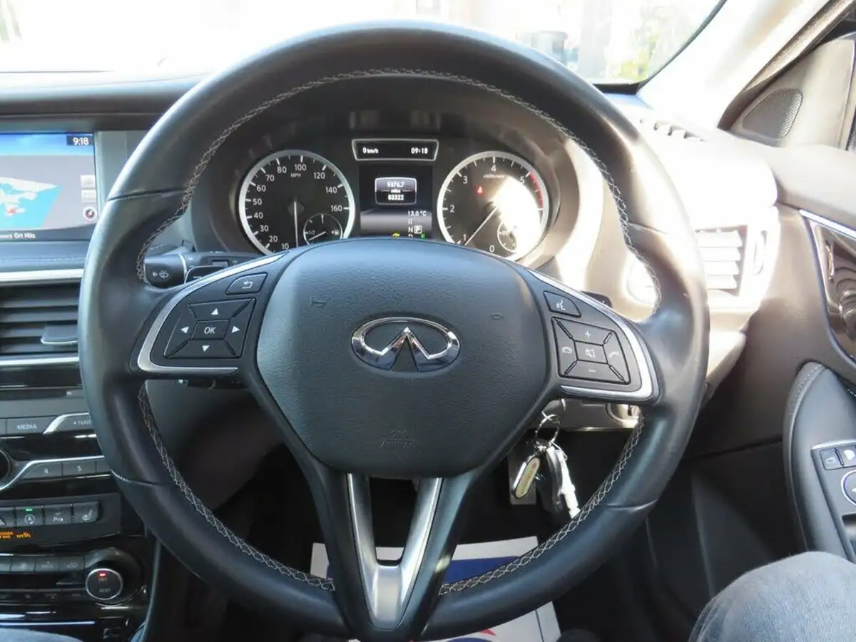 2017-infiniti-q30-15d-business-executive-dct-big-8