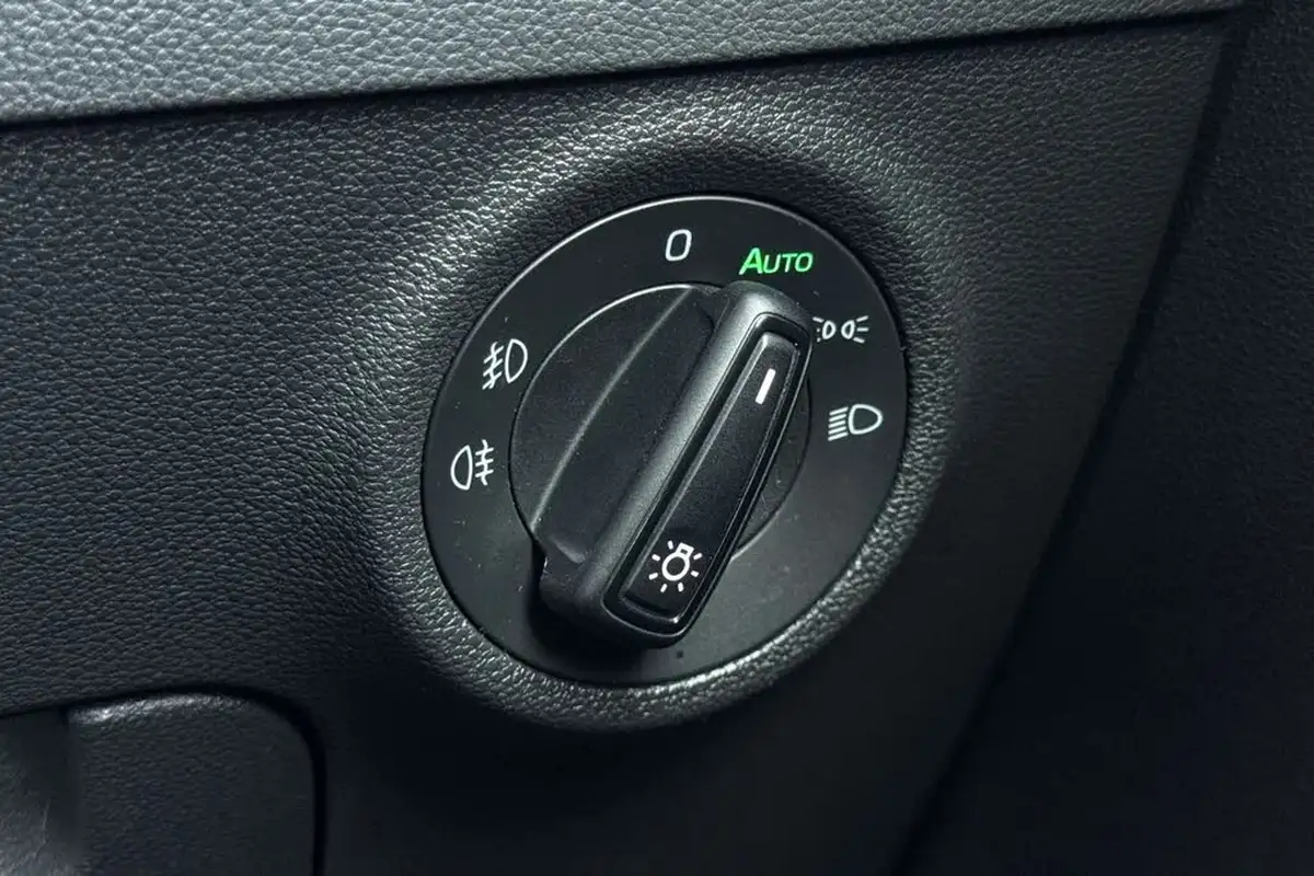 2022-skoda-karoq-15-tsi-se-drive-big-47