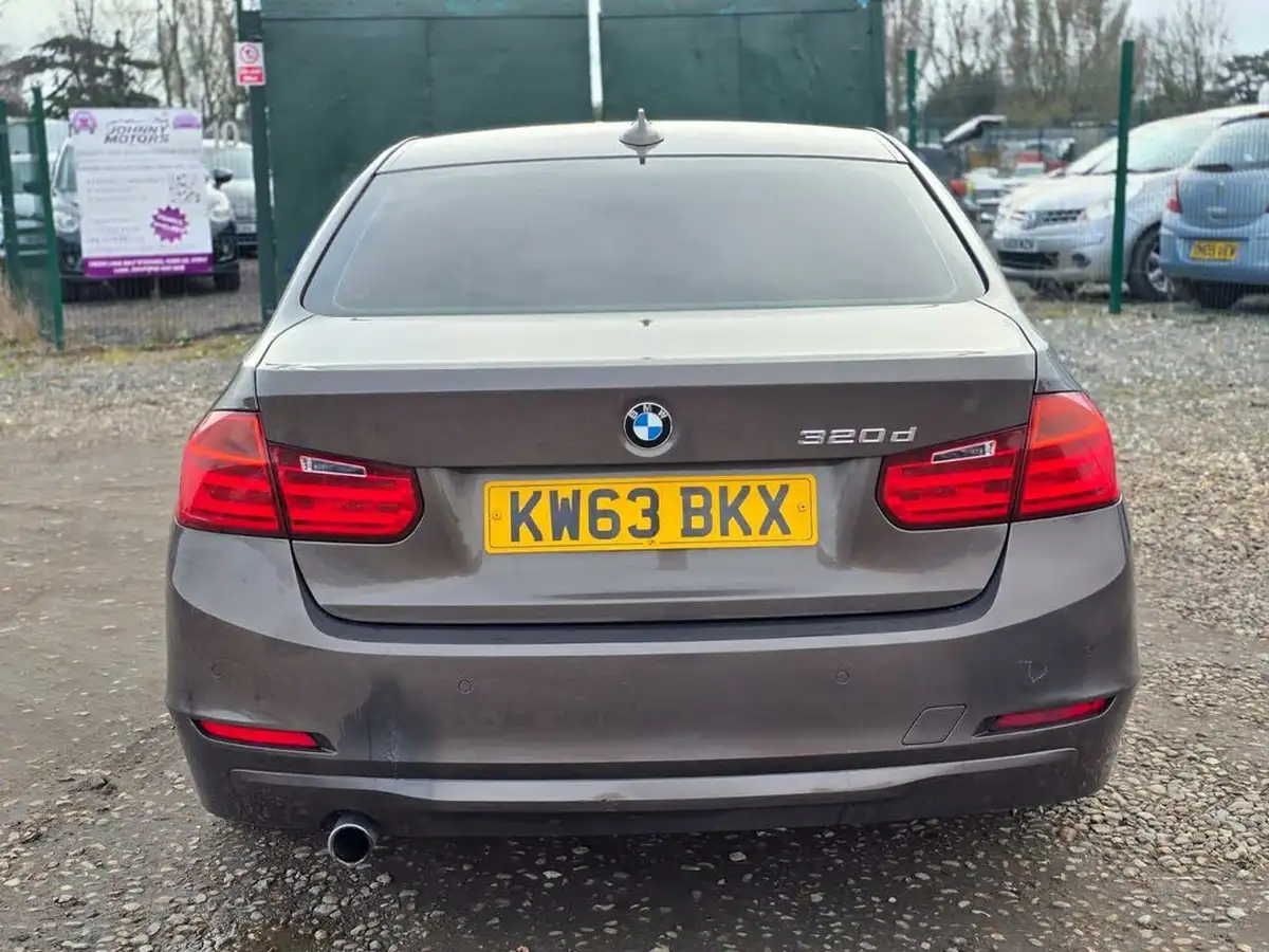 2014-bmw-3-series-20td-320d-efficientdynamics-saloon-4d-big-13