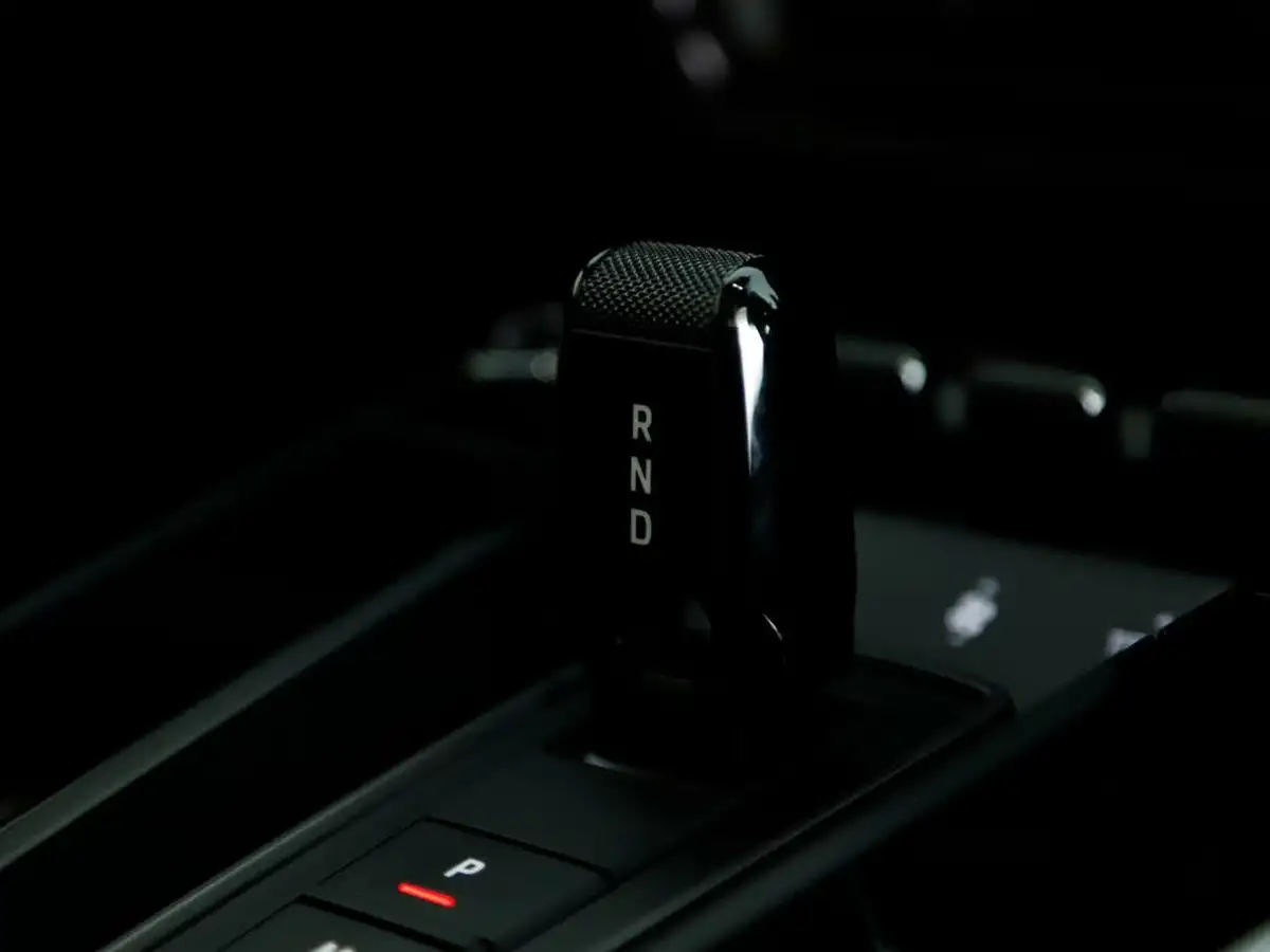 2022-porsche-911-38-turbo-coupe-big-26