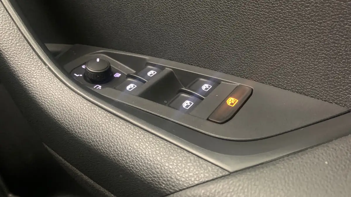 2023-skoda-karoq-15-tsi-se-l-big-35