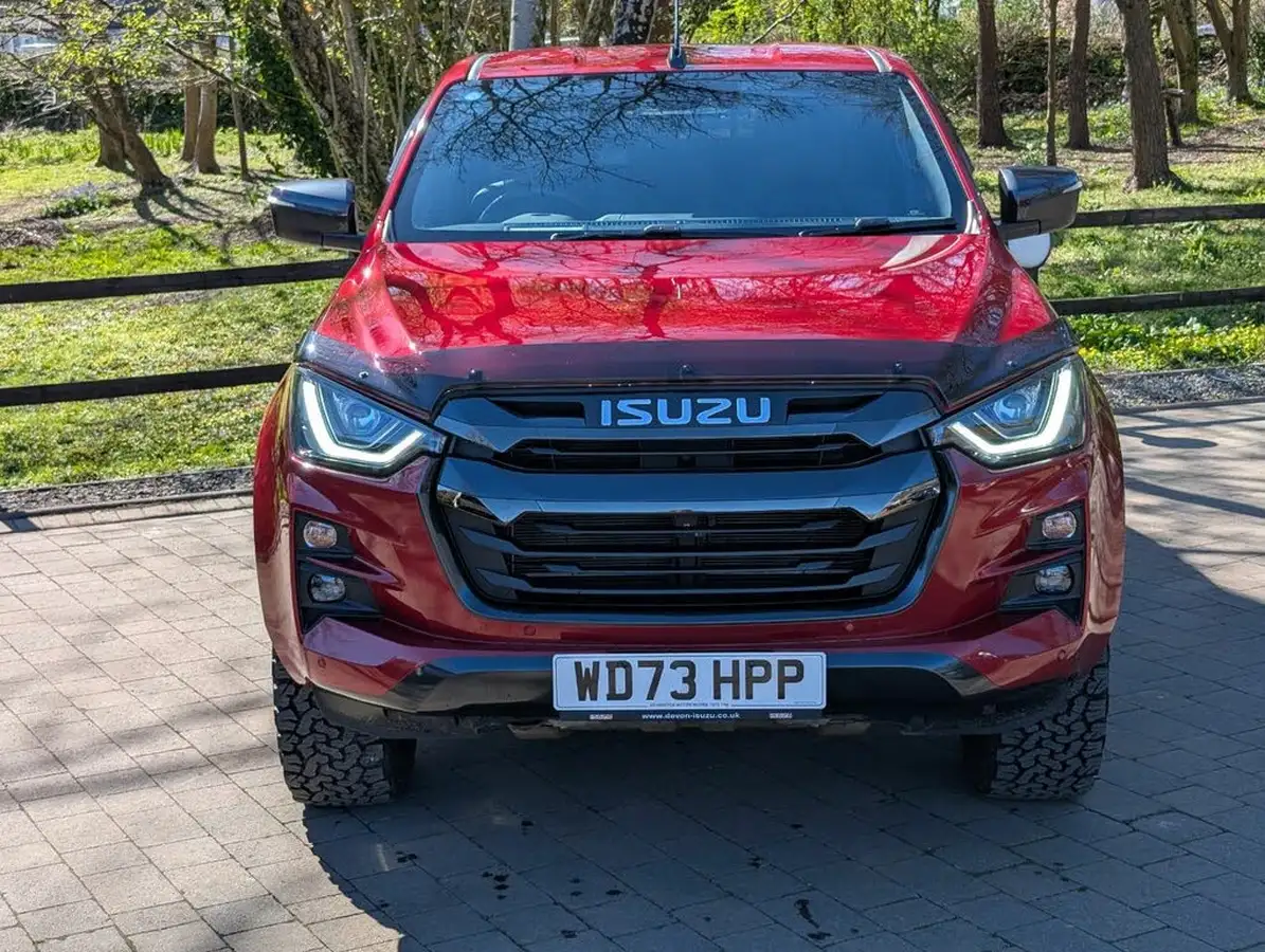 2023-isuzu-d-max-19td-v-cross-steel-edition-auto-big-1