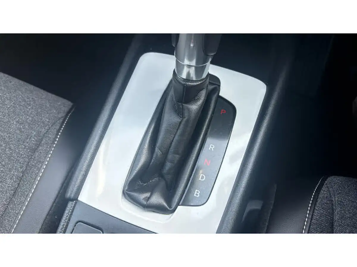 2023-honda-jazz-15-i-mmd-advance-big-33