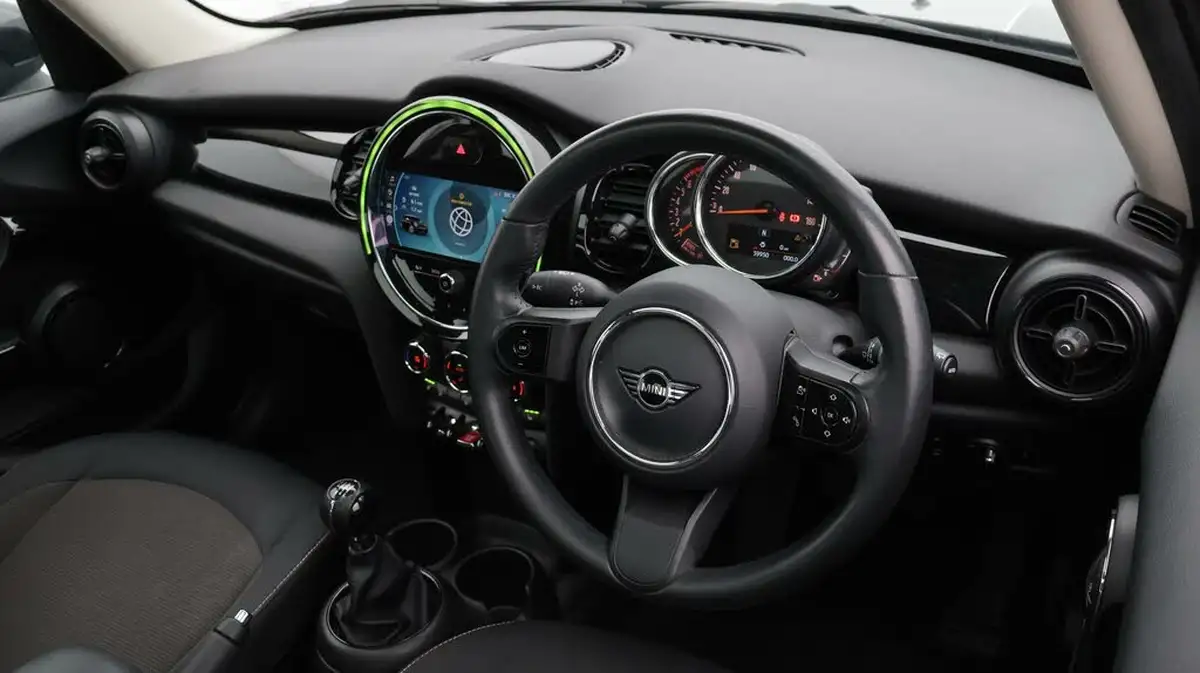 2021-mini-cooper-15-cooper-classic-hatchback-5d-big-9