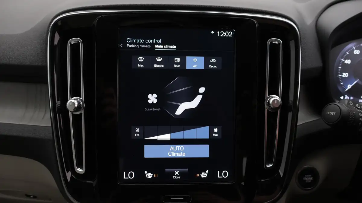 2020-volvo-xc40-20-b4-inscription-pro-big-12