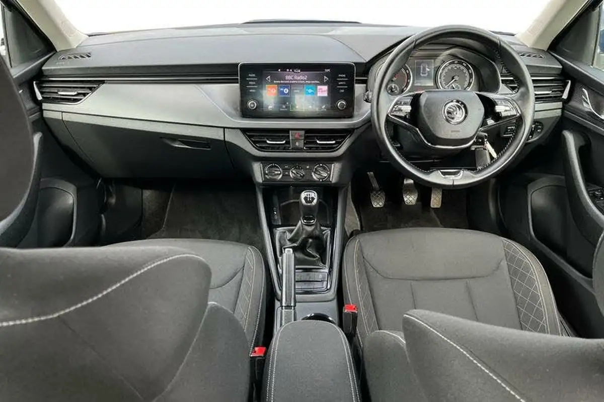 2021-skoda-kamiq-10-tsi-se-95ps-big-9