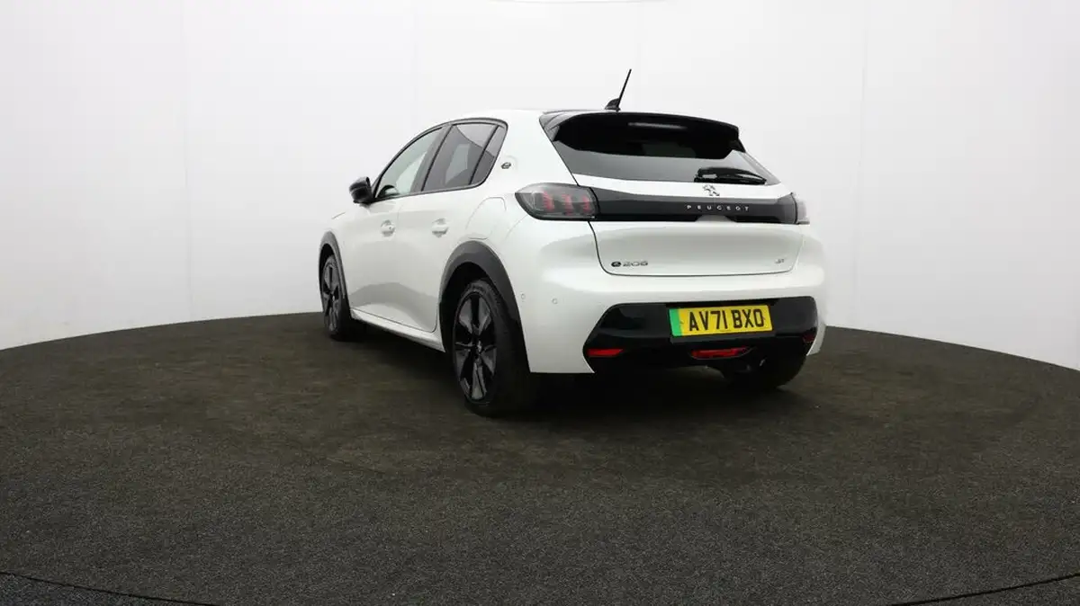 2021-peugeot-208-e-gt-premium-big-72