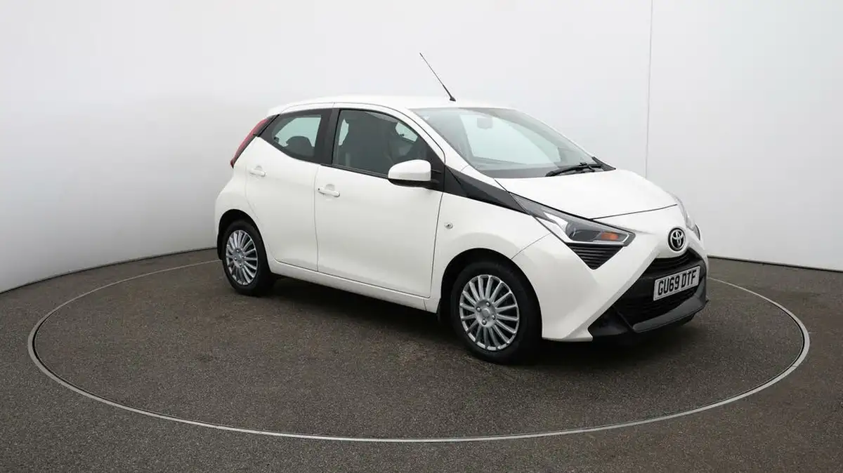 2019-toyota-aygo-10-vvt-i-x-play-big-35