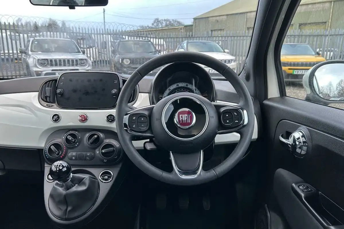 2020-fiat-500-10-lounge-big-14