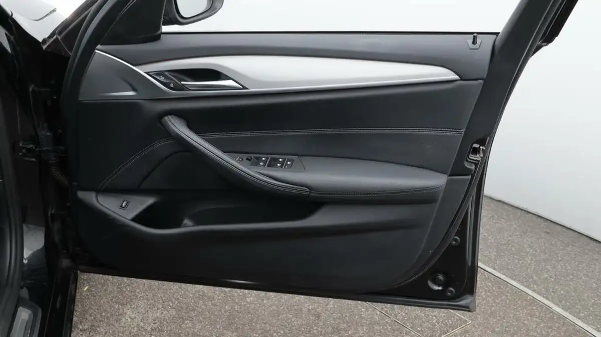 2020-bmw-5-series-20td-520d-se-190ps-saloon-4d-big-15
