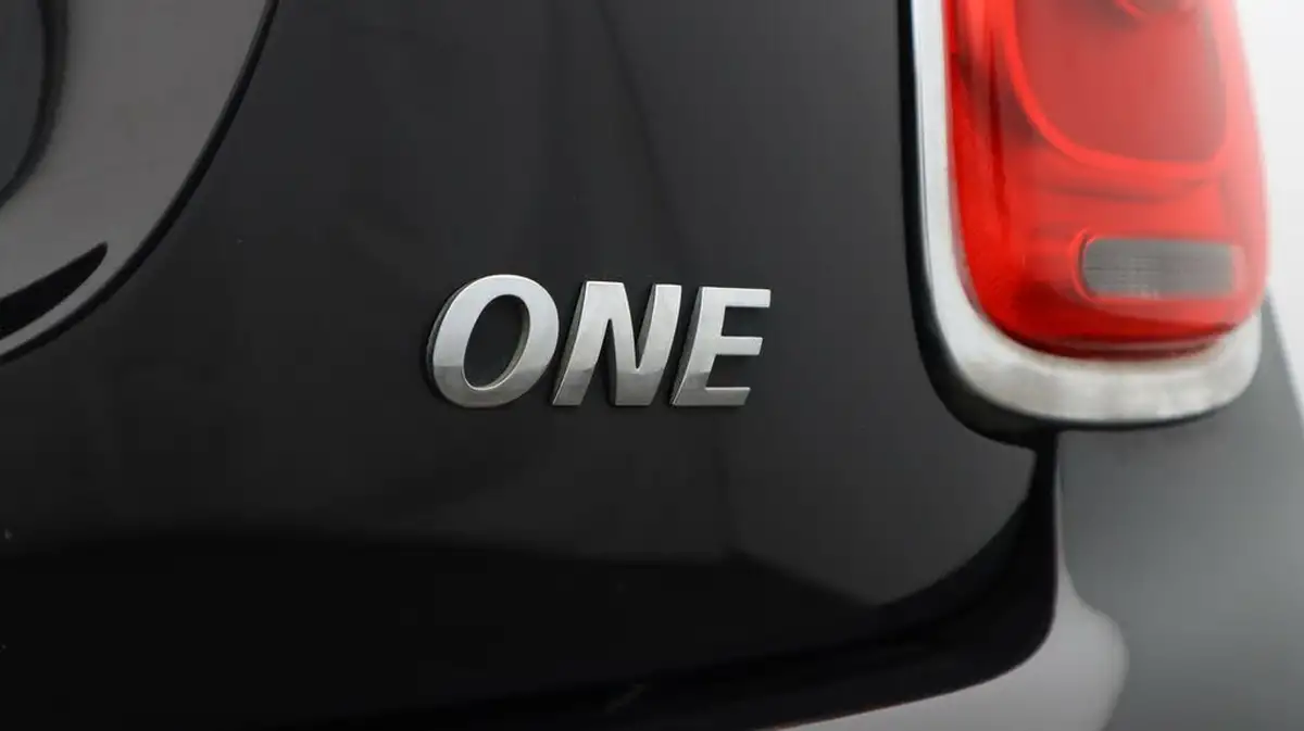 2017-mini-cooper-15-one-ss-3d-big-20