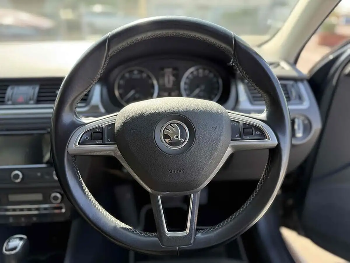 2015-skoda-rapid-spaceback-16tdi-se-tech-105ps-1598cc-big-14