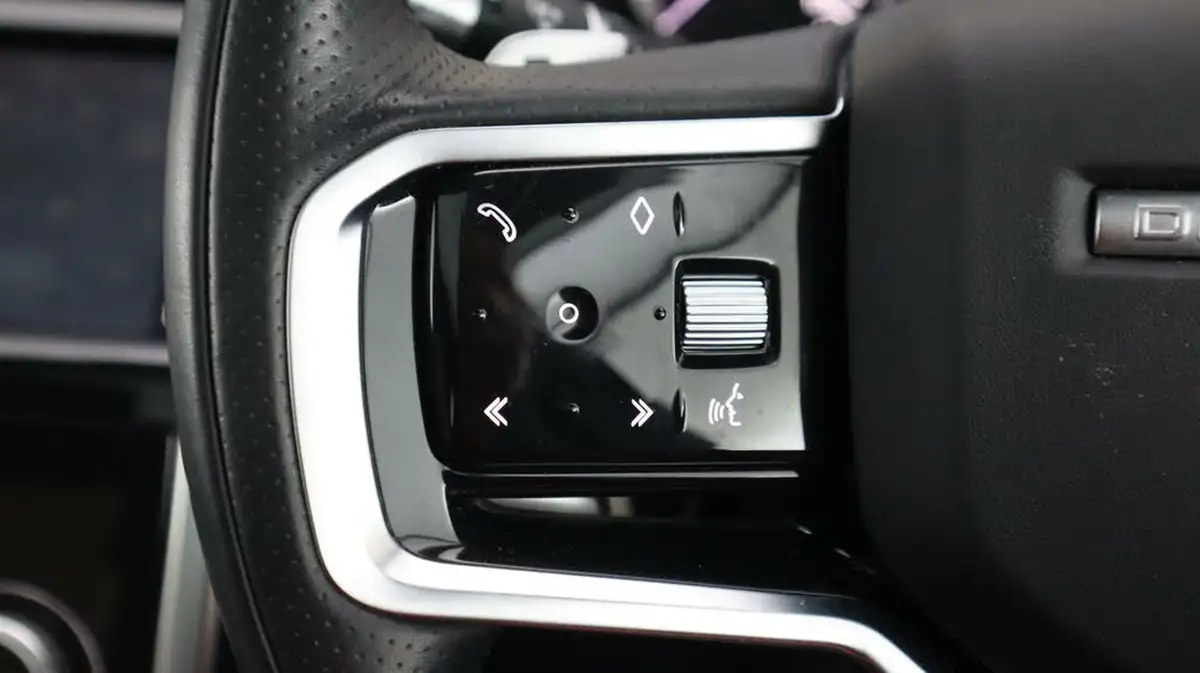 2021-land-rover-discovery-sport-15-p300e-urban-edition-big-23