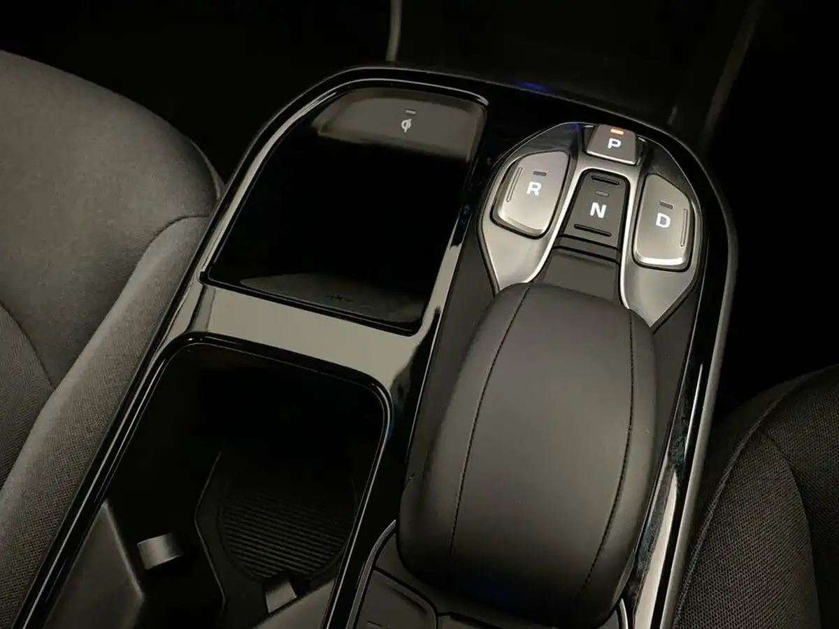 2021-hyundai-ioniq-e-premium-electric-100kw-big-31