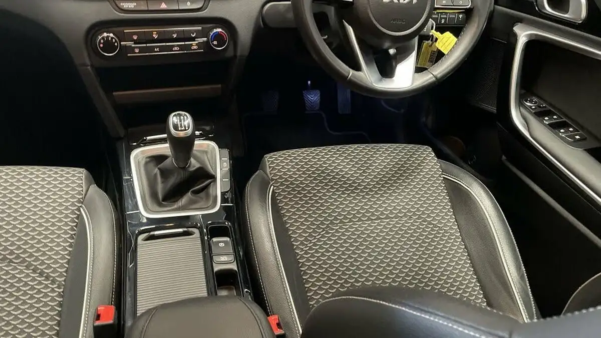 2022-kia-xceed-10-t-gdi-connect-big-14