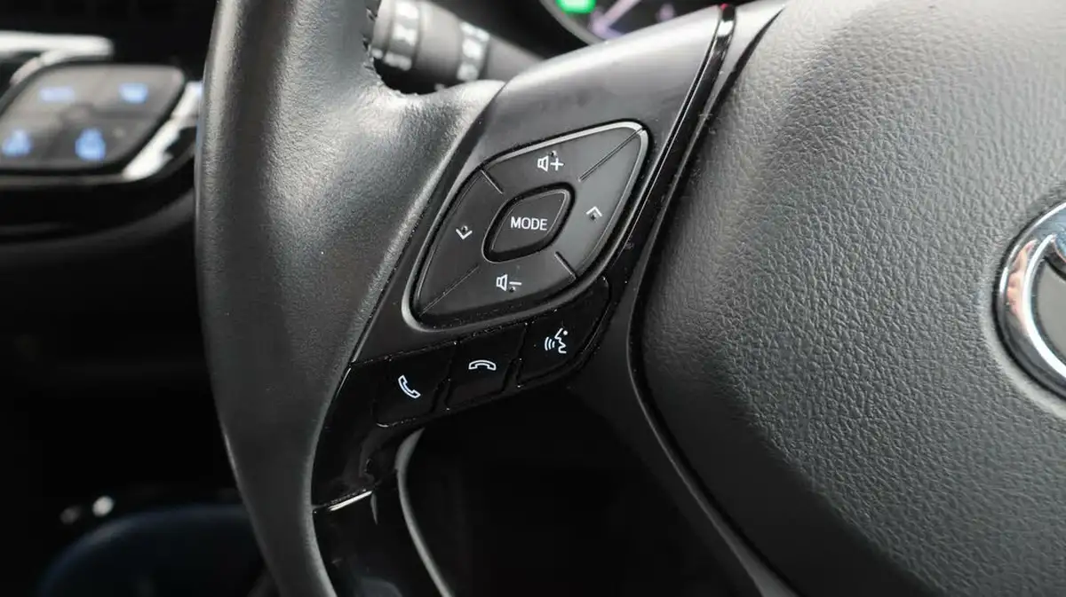 2022-toyota-c-hr-18-vvt-i-design-big-23