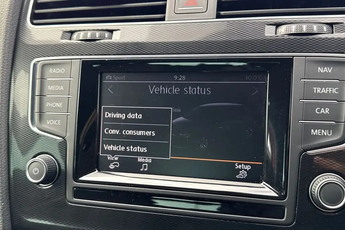 2014-volkswagen-golf-20tdi-gtd-5d-dsg-big-51
