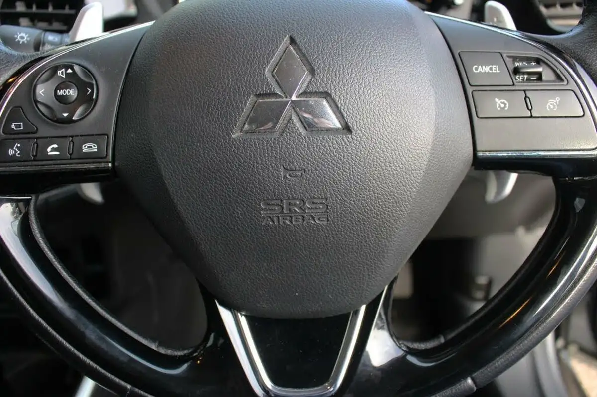 2020-mitsubishi-outlander-20-exceed-big-17