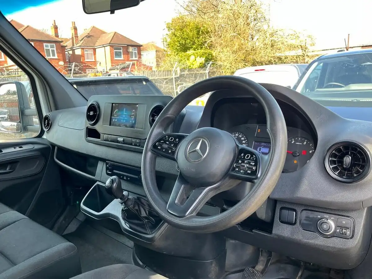 2021-mercedes-benz-sprinter-20cdi-315-l2h1-progressive-150pseu6dt-chassis-cab-rwd-big-4