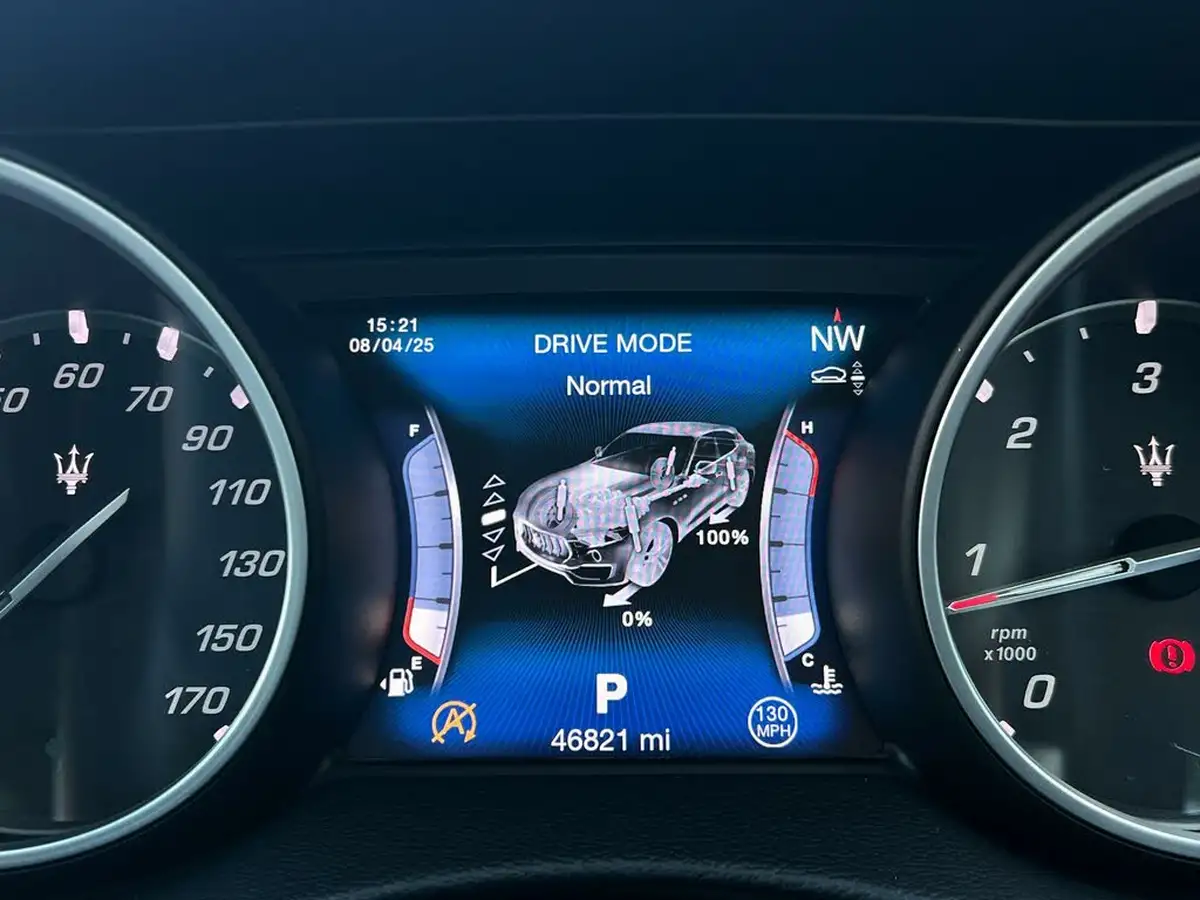 2017-maserati-levante-30td-awd-big-34