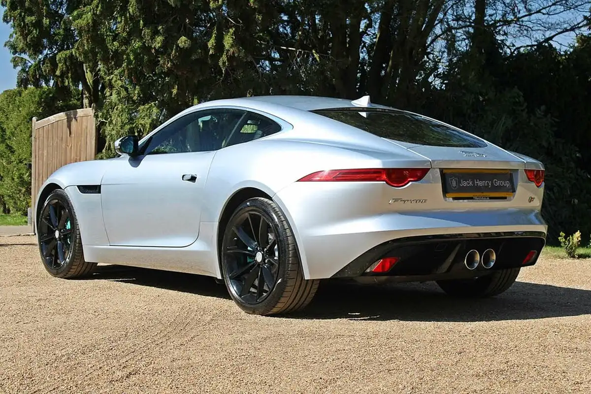 2015-jaguar-f-type-30-s-coupe-quickshift-big-3