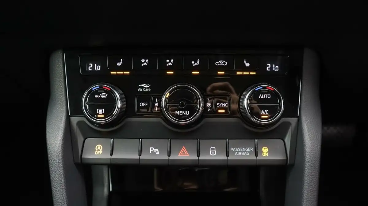 2023-skoda-karoq-20tdi-se-l-116ps-dsg-big-12