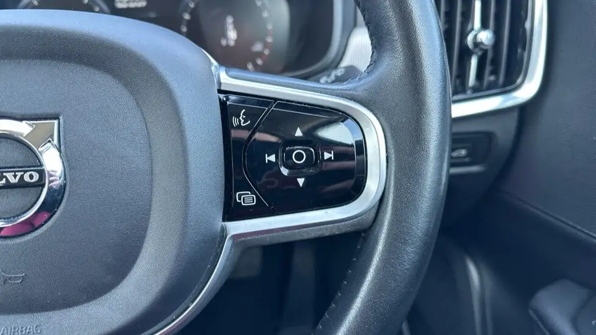 2019-volvo-v90-20-t5-cross-country-big-18