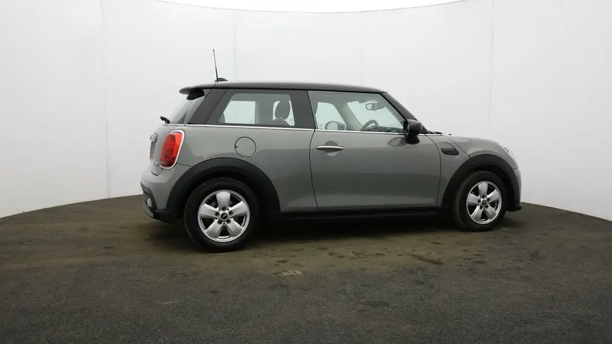 2021-mini-cooper-15-cooper-classic-hatchback-3d-big-47