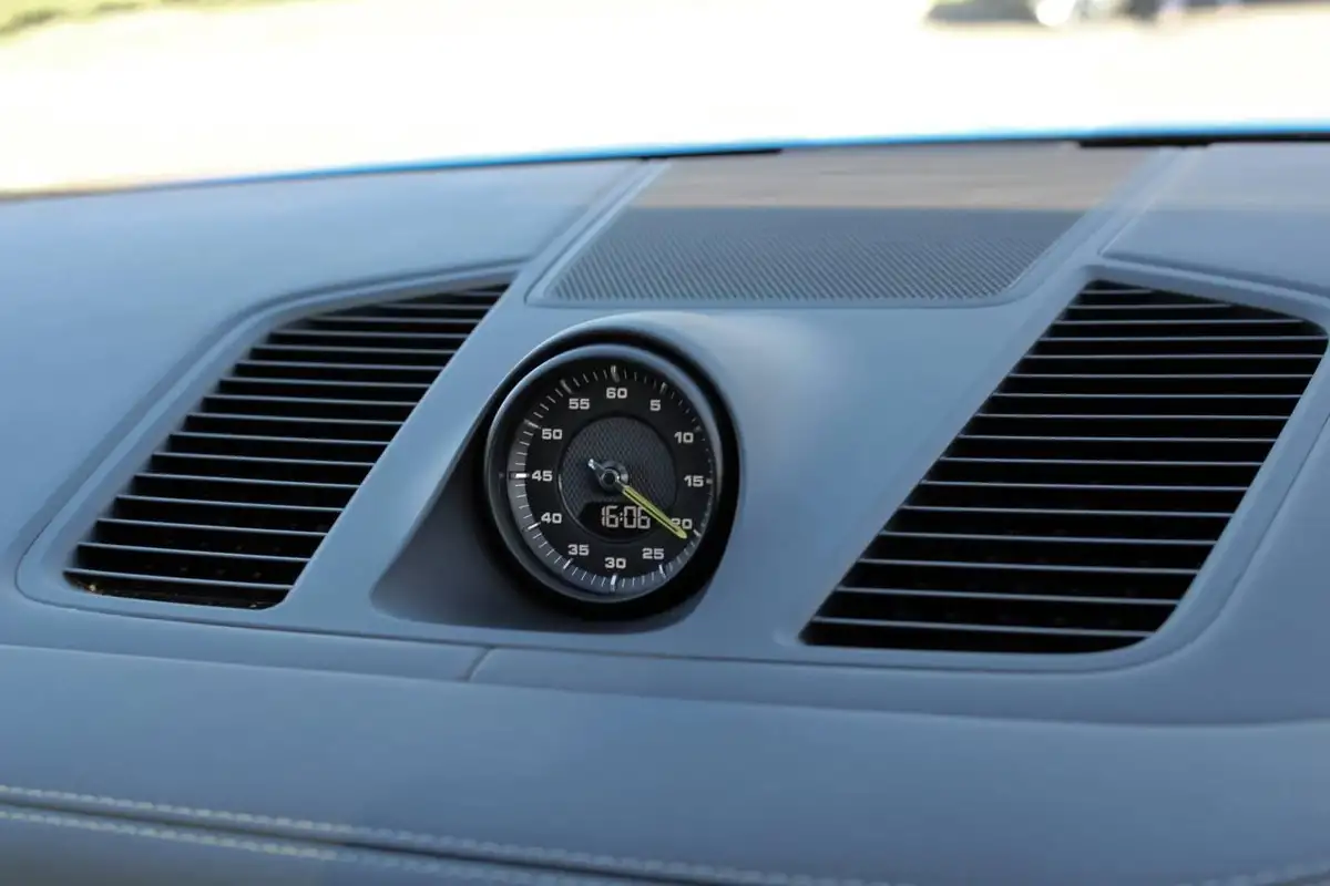 2022-porsche-cayenne-40-v8-turbo-s-e-hybrid-station-wagon-big-30