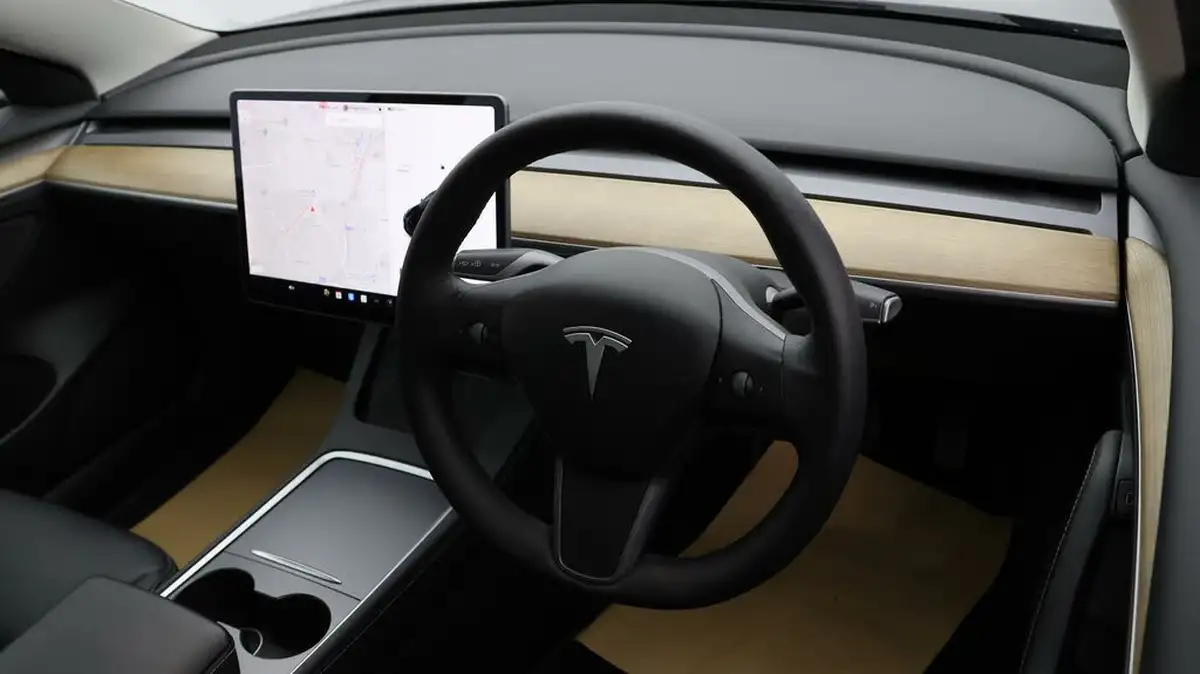 2021-tesla-model-3-e-long-range-awd-big-8